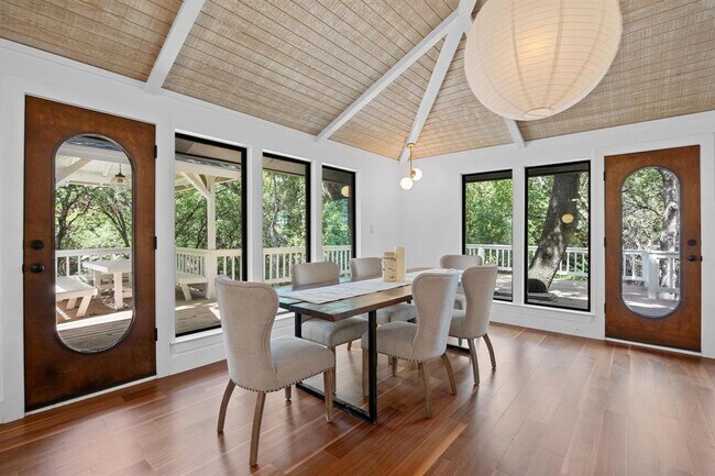 Building Photo - 7518 Stonecliff Dr