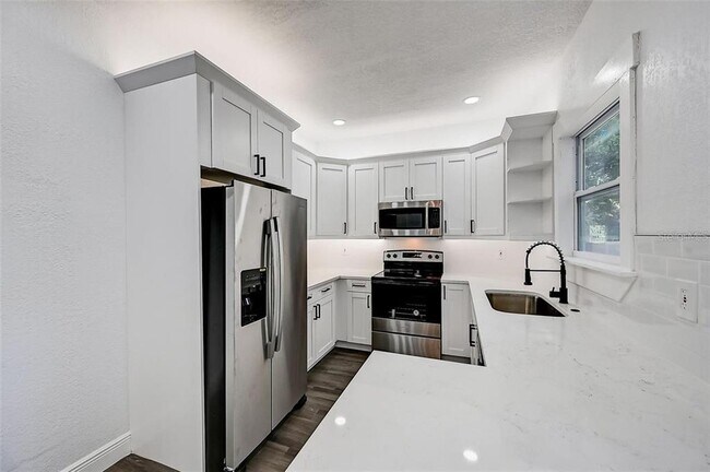 Building Photo - 1622 Ballard Park Dr
