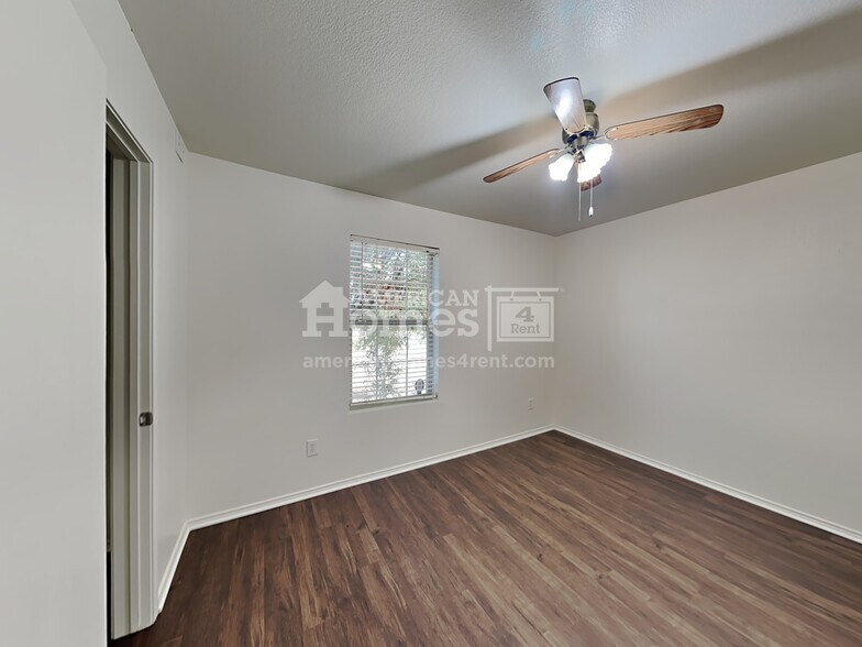 Building Photo - 1101 Eagle Claw Dr