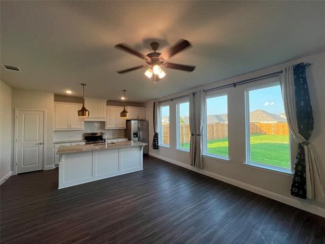 Building Photo - 2701 Glasgow Wy