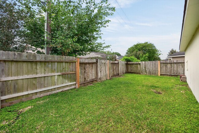 Building Photo - 20835 Cottage Cove Ln