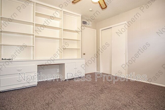 Building Photo - 3530 Hamilton Ave