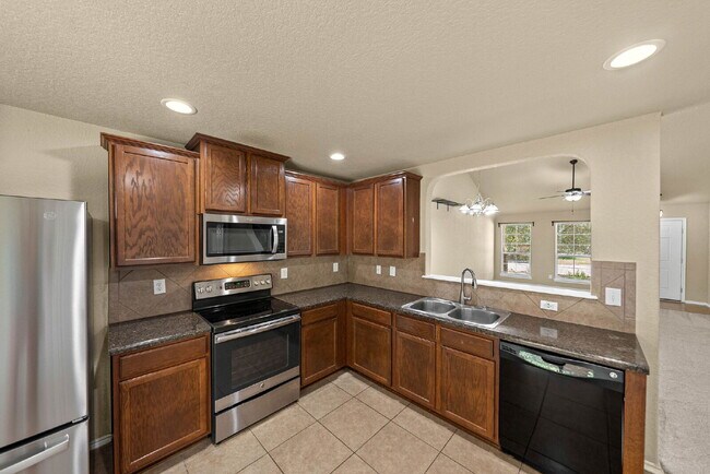 Building Photo - 1 Month Free Rent with an 18 Month Lease!!!