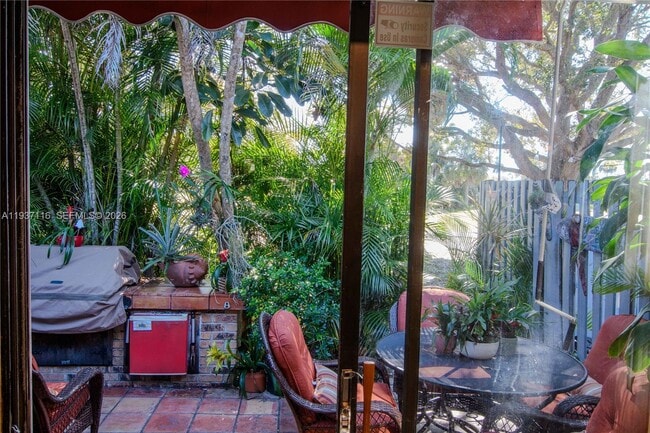 Building Photo - 8044 NW 41 Ct