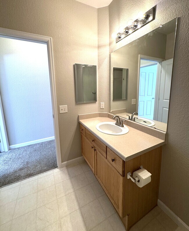 Building Photo - 8465 S Holland Way
