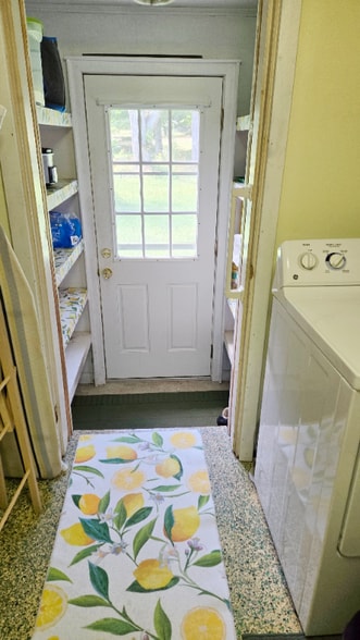 Building Photo - 303 Mccard Rd