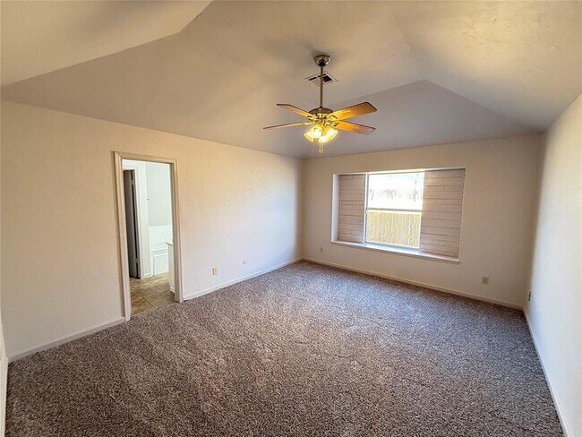 Building Photo - 528 NW 172nd Pl