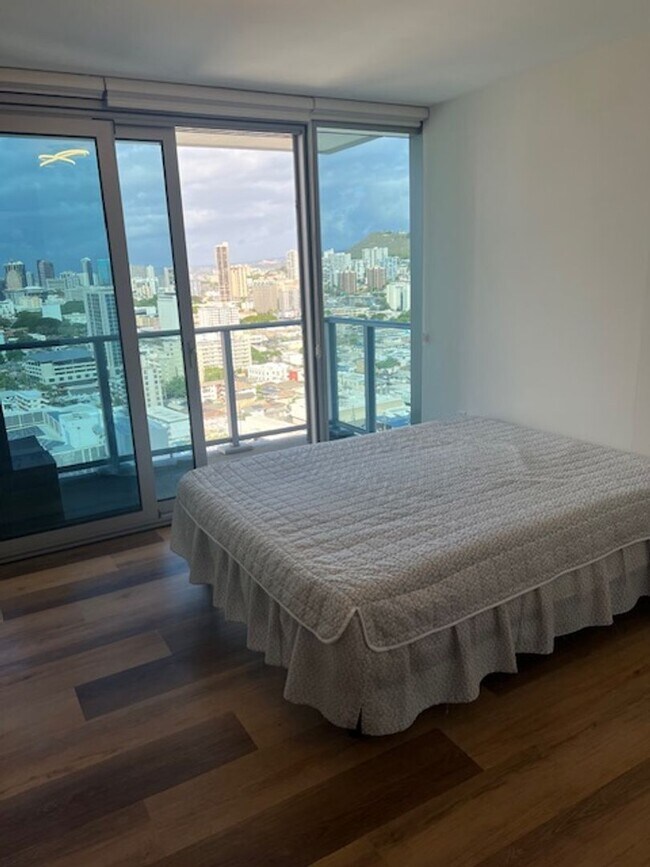 Building Photo - Studio at Park on Keeaumoku