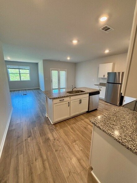 Building Photo - 416 Lauren Ln