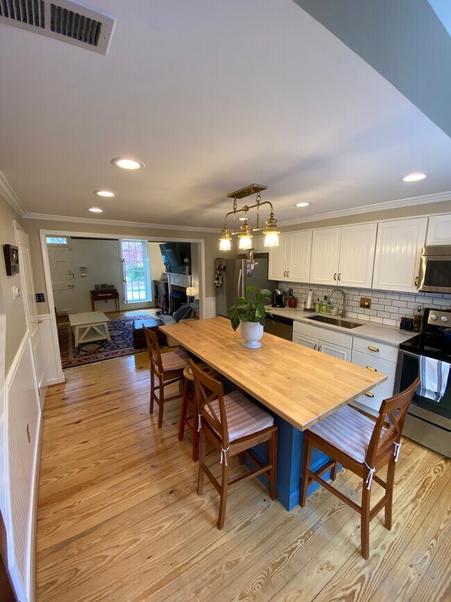 Kitchen - 145 W Hill St
