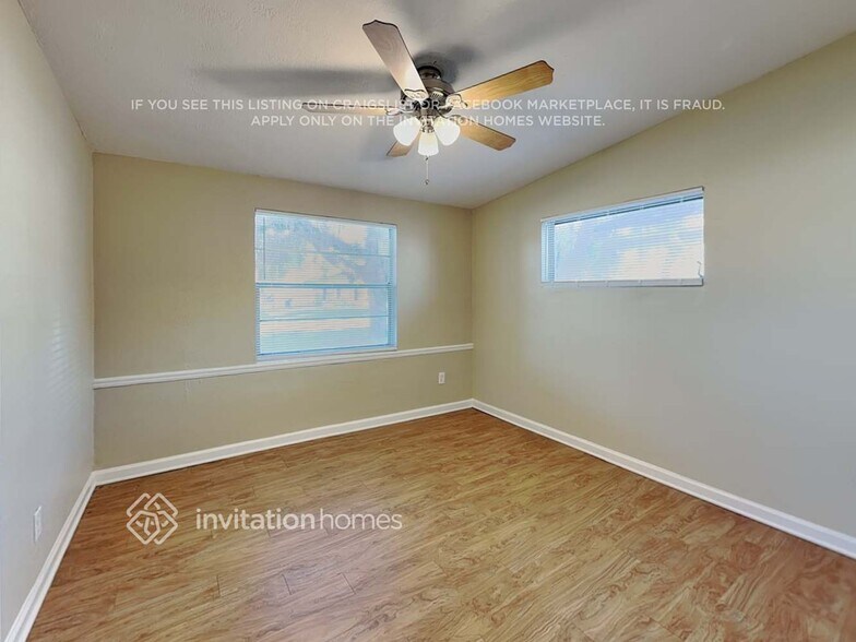 Building Photo - 2310 Sunderland Rd