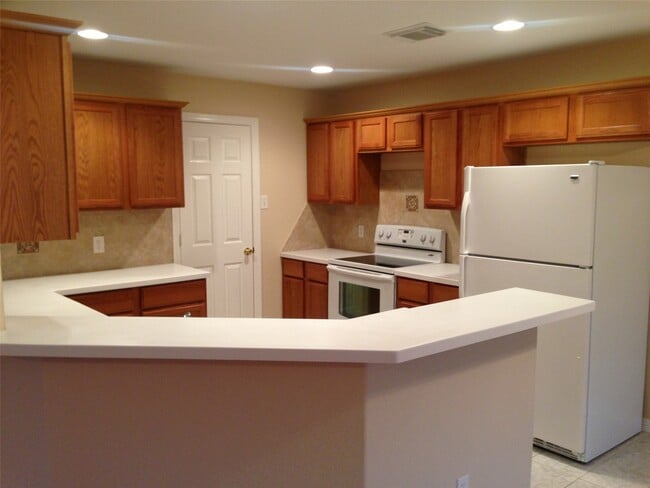 Building Photo - 9110 Prairie Trails Dr