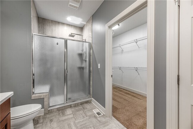 Building Photo - 1352 Creeks Edge Dr