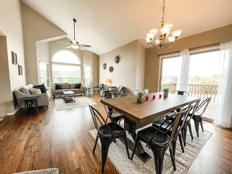 Building Photo - 15235 Diamondhead Ct