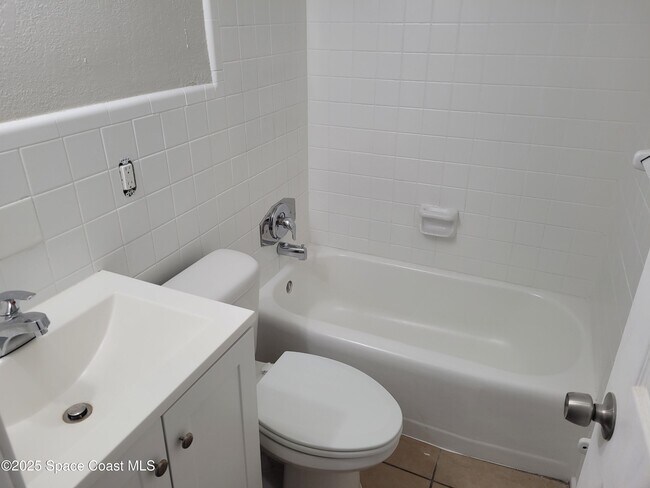 Building Photo - 130 Bouganvillea Dr