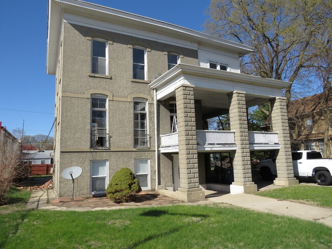 Building Photo - 310 E Washington St