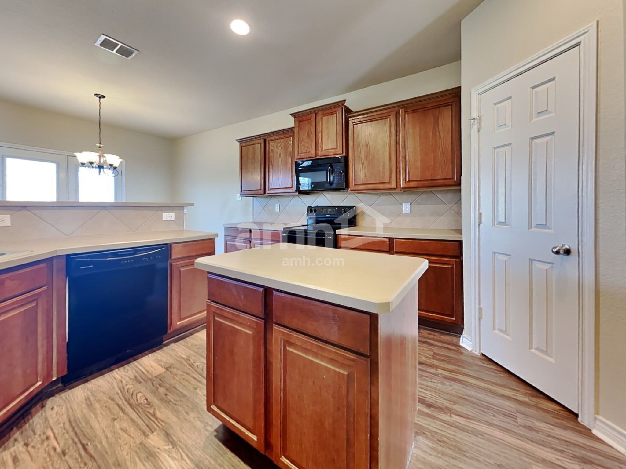 Building Photo - 1703 Chadwick Dr