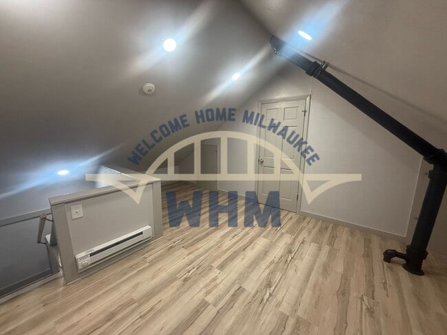 Building Photo - 3602 N 41st St