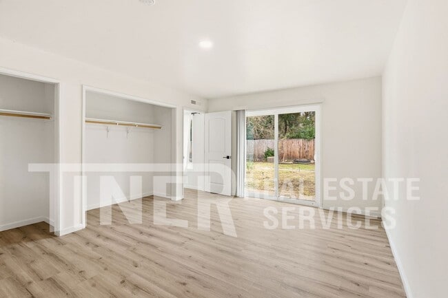 Building Photo - 6218 Stanley Ave