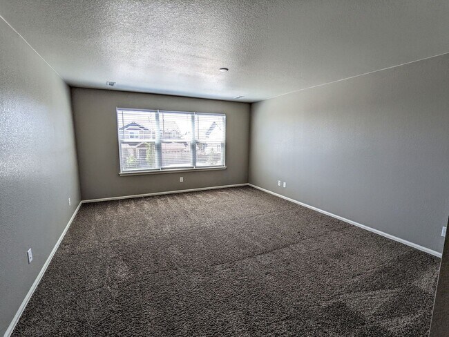 Building Photo - 6152 Gannet Dr