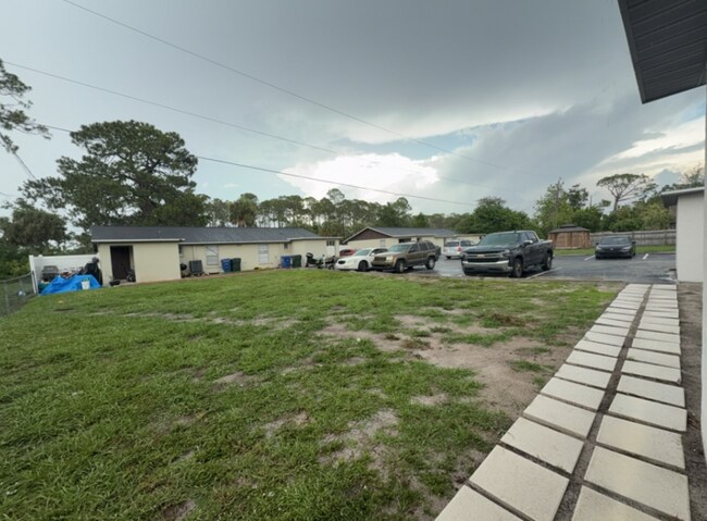 Building Photo - 7059 Brentford Rd