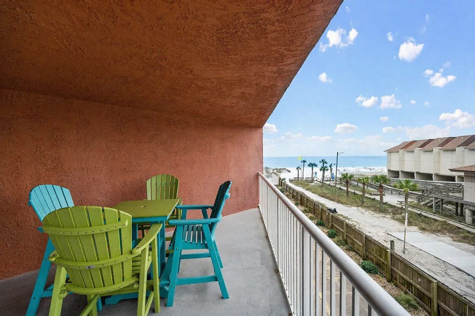 Building Photo - 633 W Beach Blvd
