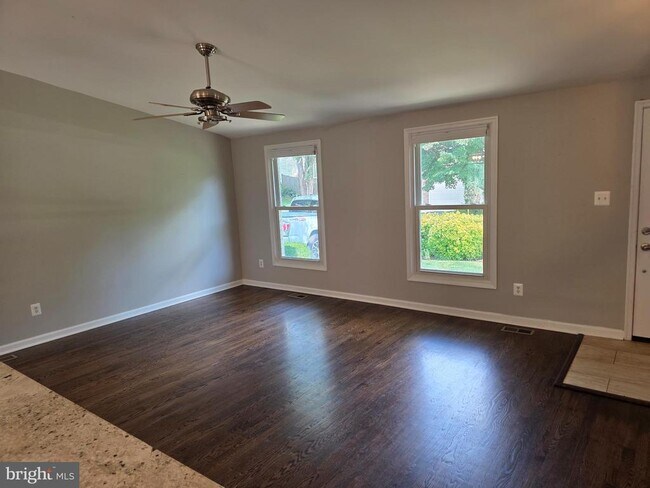Building Photo - 12920 Framingham Ct
