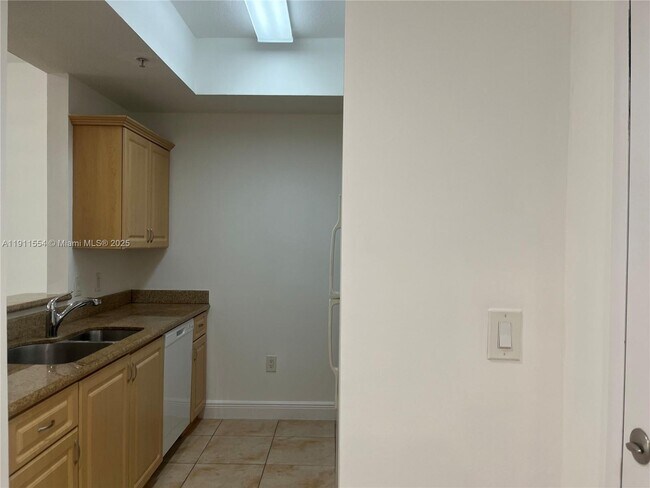 Building Photo - 3590 Coral Wy