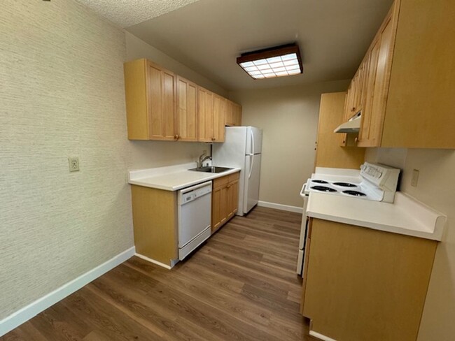 Building Photo - Updated 1 bedroom 1 bath condo in Heather ...