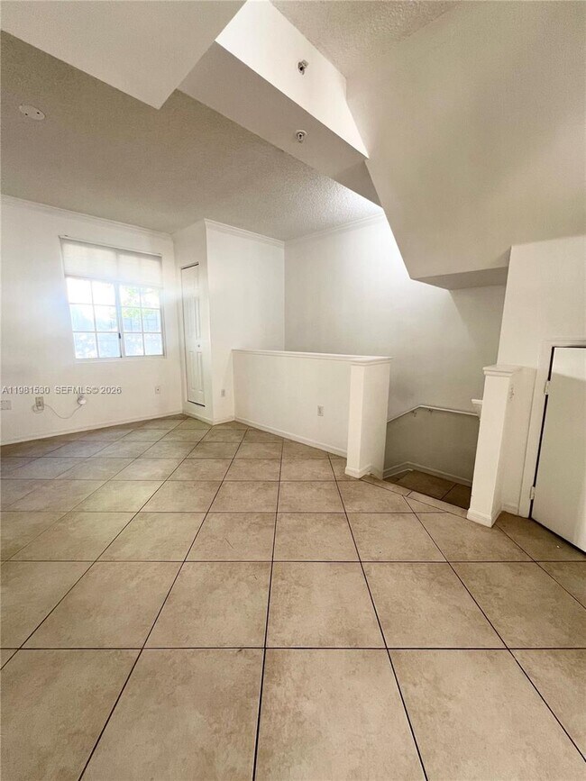 Building Photo - 2991 NE 185th St