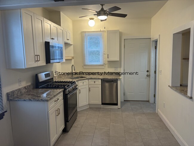 Building Photo - 124 Leo Ave