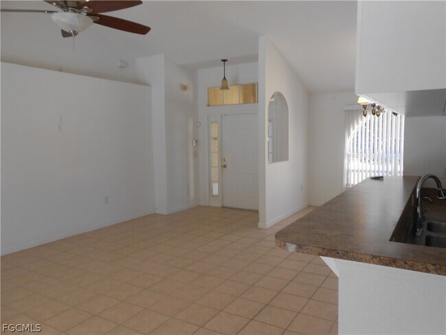 Building Photo - 612 McArthur Ave