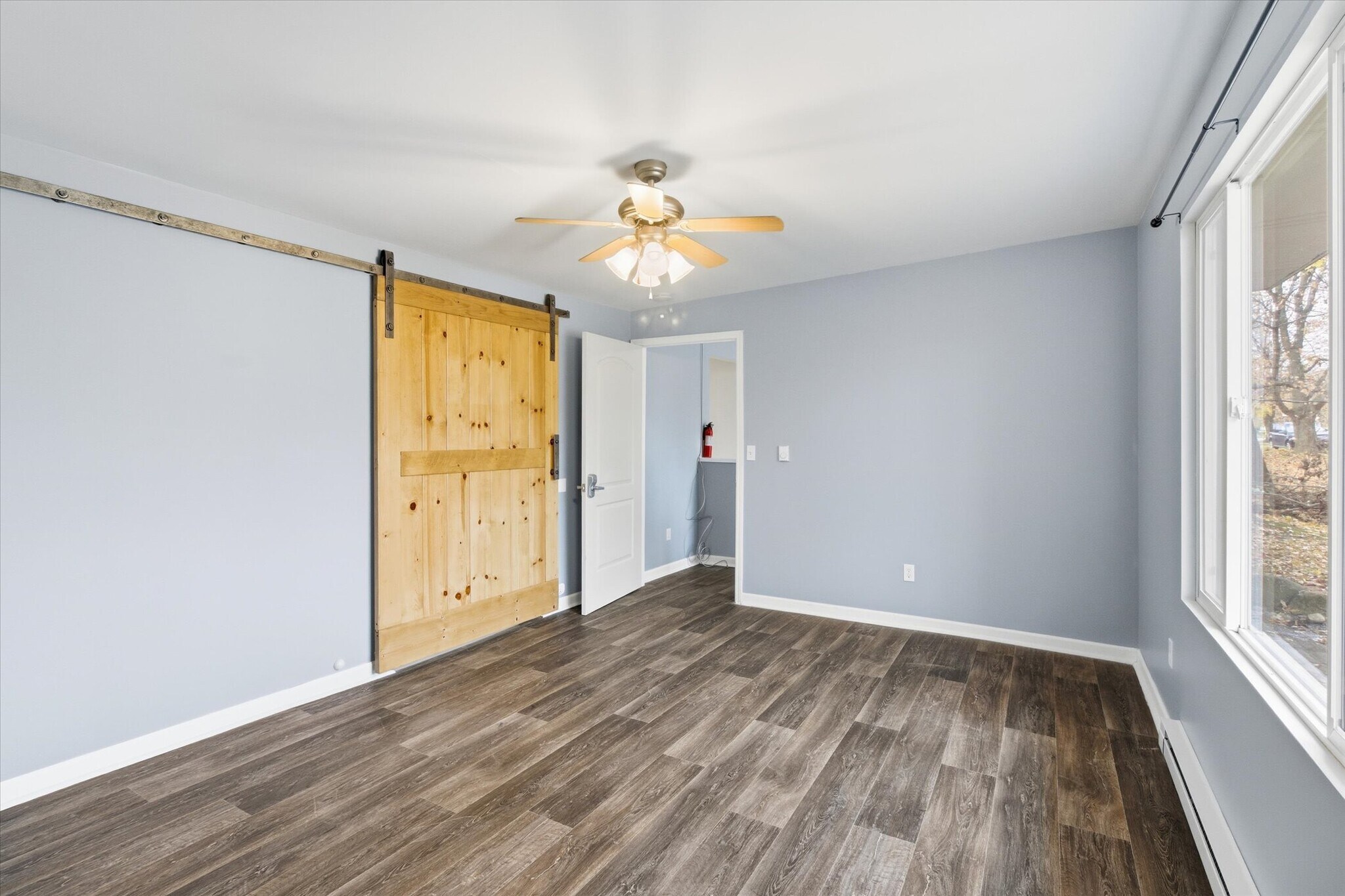 Building Photo - 671 W Clark Rd