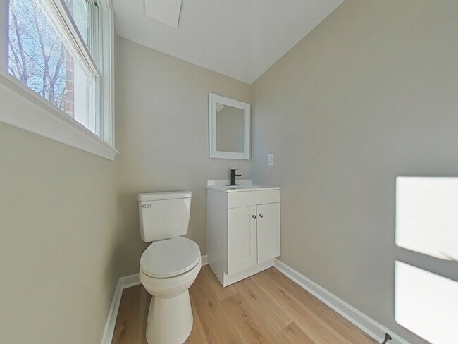 Building Photo - 6527 St Louis St