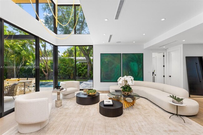 Building Photo - 4024 Bonita Ave