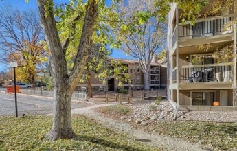 Building Photo - Wonderful Condo In Desirable Lakewood Community