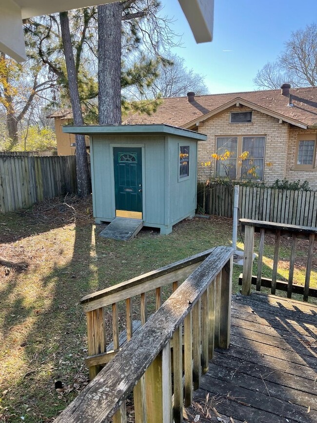 Building Photo - Charming 2br/1ba
