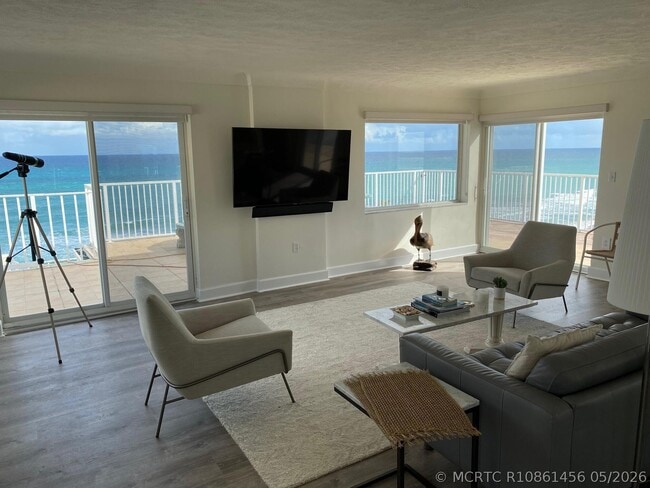 Building Photo - 3030 S Ocean Blvd