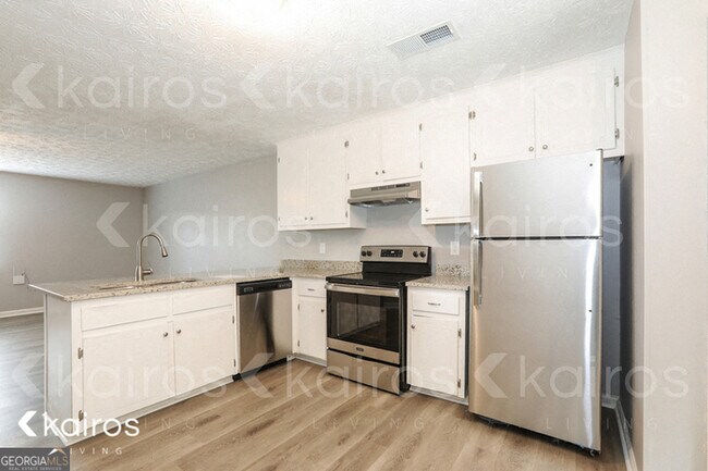 Building Photo - 135 Fawn Dr