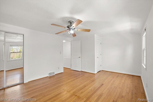 Building Photo - 1652 Graefield Rd