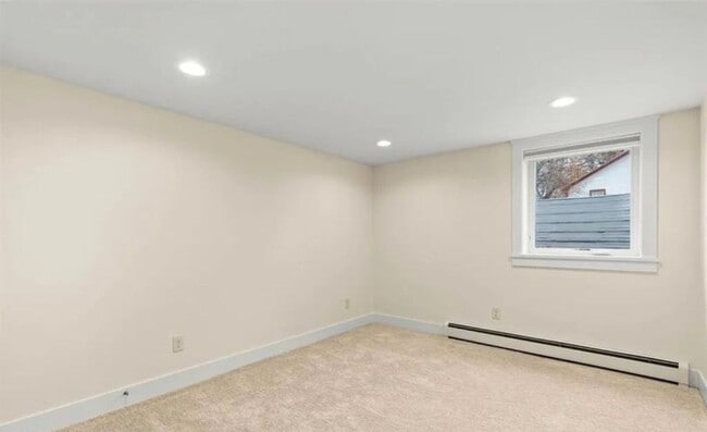 Building Photo - House with Fenced Yard * Walking Distance to MSU Campus and Downtown Bozeamn