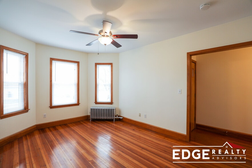 Building Photo - 12 Montcalm Ave