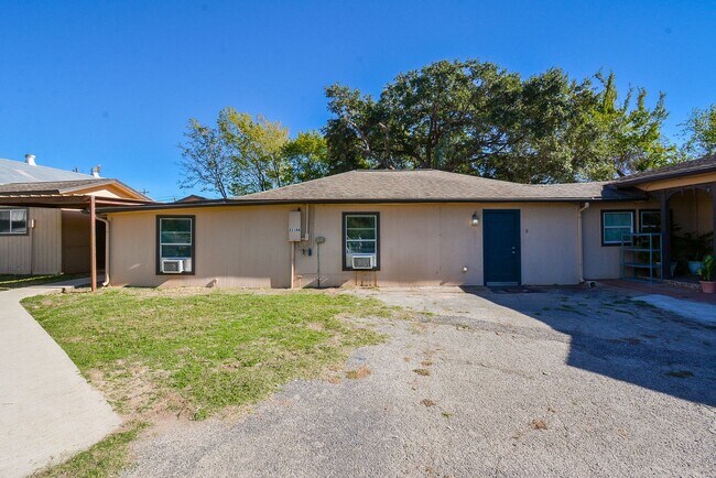 Building Photo - 2118 Thonig Rd
