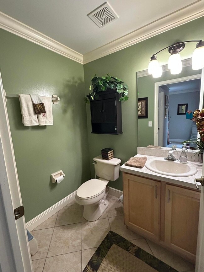 Building Photo - 10470 Pelican Dr
