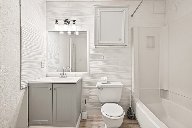 Building Photo - 4123 Cedar Gardens Dr