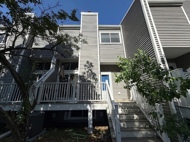 Building Photo - 255 North Rd