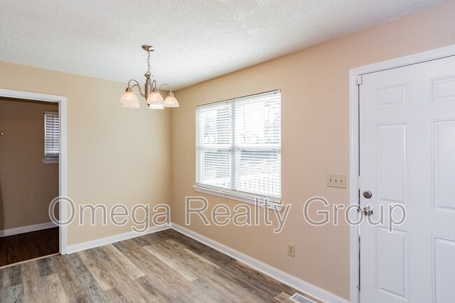 Building Photo - 1031 Oak Blvd