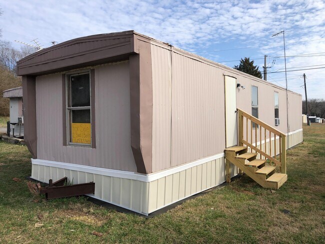 Building Photo - 92 Cedarcrest Dr