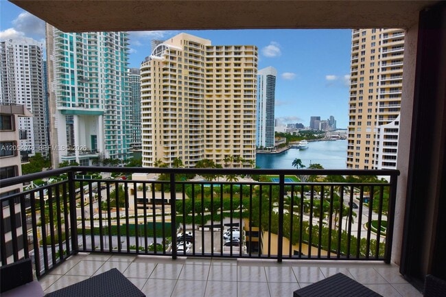 Building Photo - 540 Brickell Key Dr