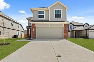 Building Photo - 10569 Taruca Dr
